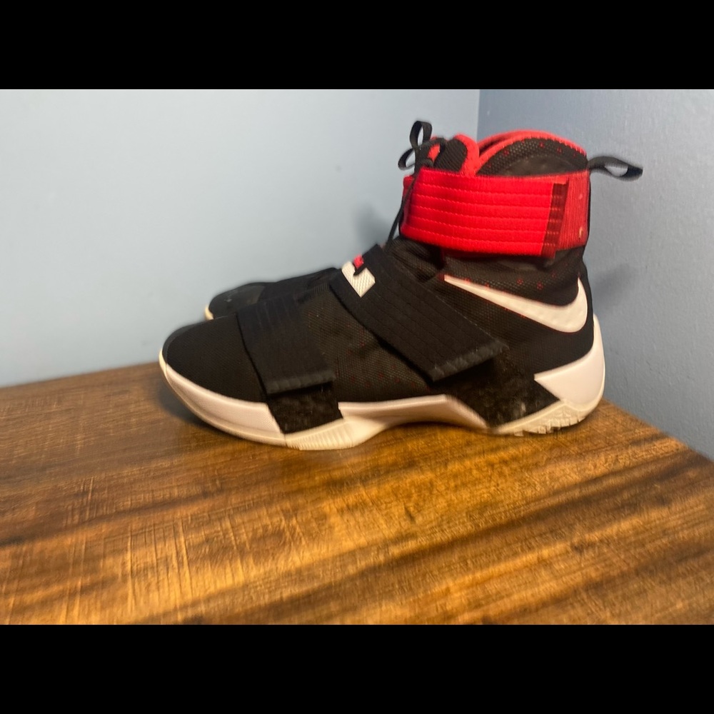 LeBron Zoom Soldier. Size 13. PreOwned.